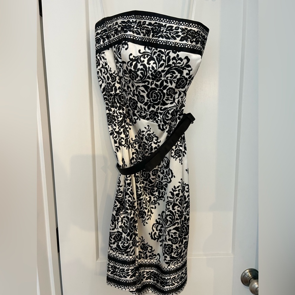 White House Black Market Strapless dress